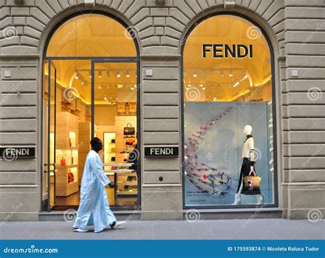 fendi italia ufficio stampa|fendi scogliere.